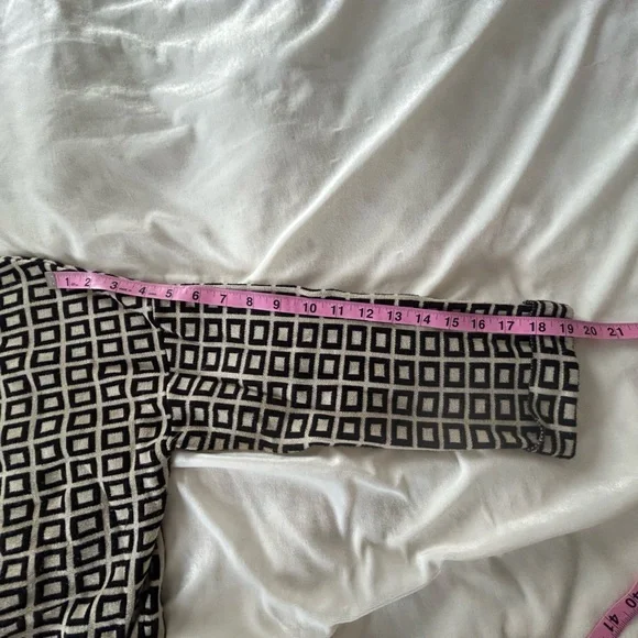 Geometric Block Patterned Sweater - Picture 6 of 6